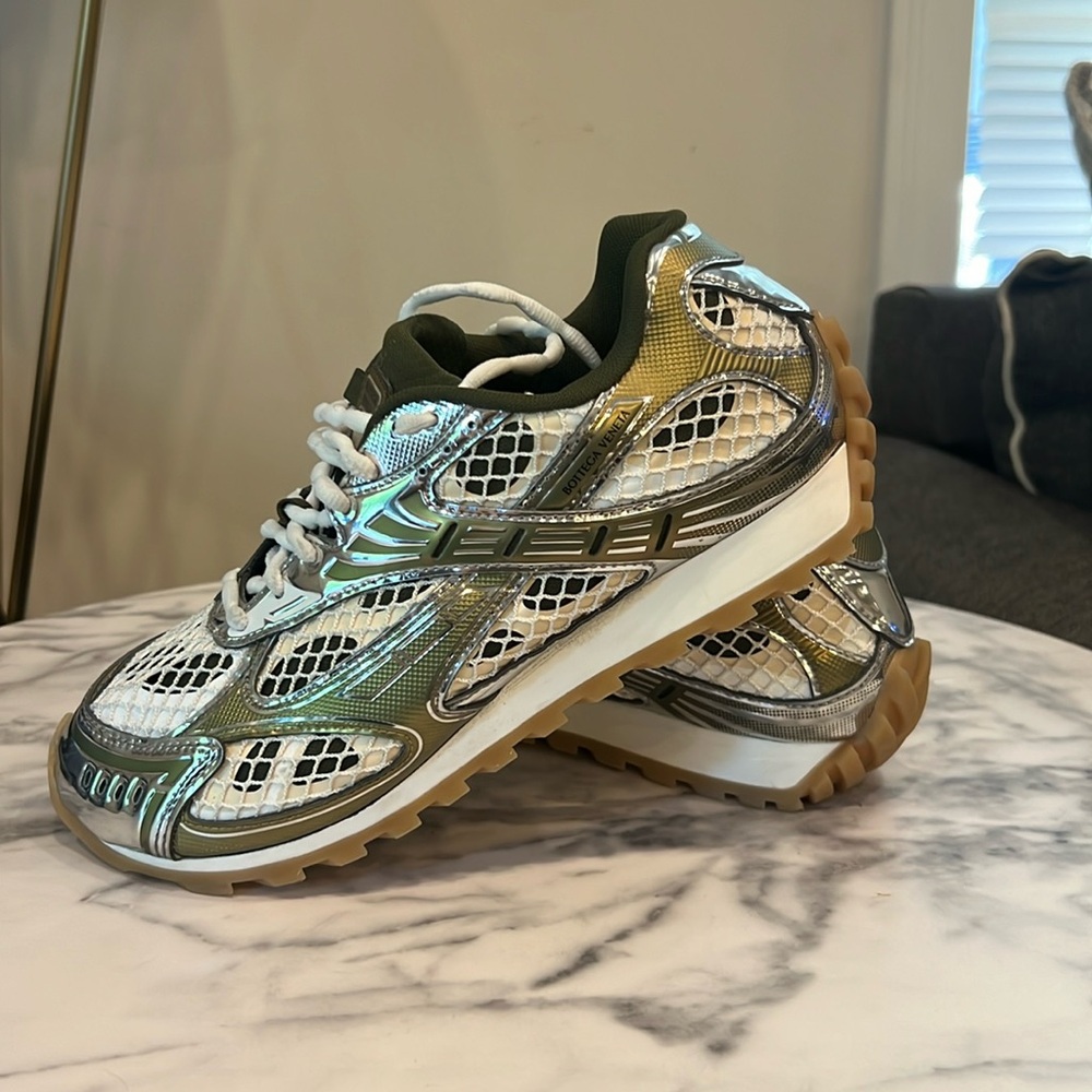 Bottega Veneta Orbit Sneakers EU 43 Mud/White